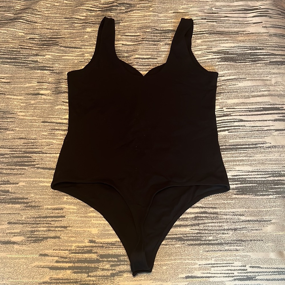 Abercrombie Double Layered Seamless Sweetheart Black Bodysuit - Picture 5 of 5